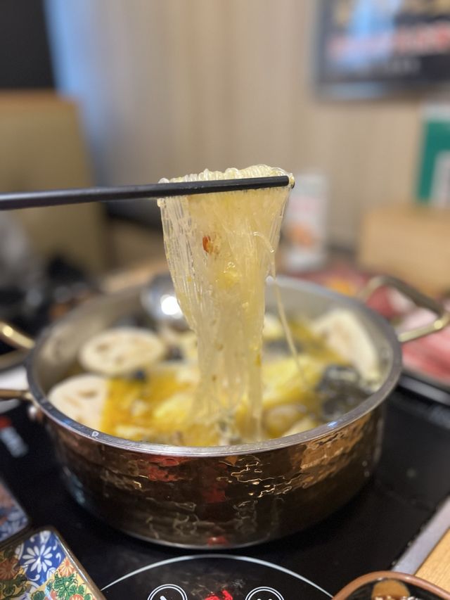 來自日本黑樺牛牧場火鍋放題