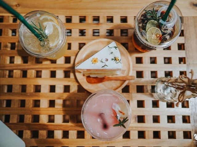 คาเฟ่ในสวนเลม่อนนนนน 🍋