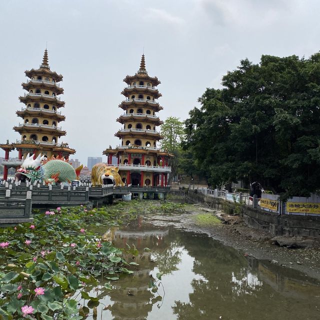 Dragon and Tiger Pagodas