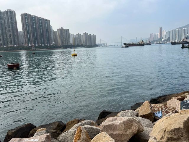 荃灣海旁 假日休憩