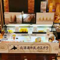 アイスを食べながら牛と記念撮影できる！