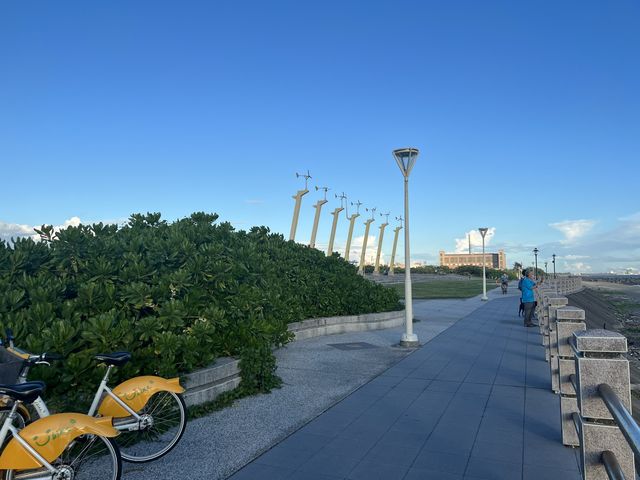 旗津風車公園｜一邊騎腳踏車一邊看夕陽的感覺好棒🌅