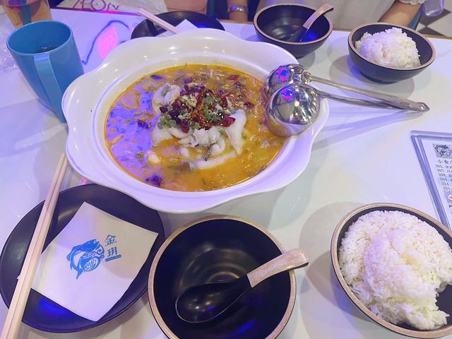 招牌酸菜魚