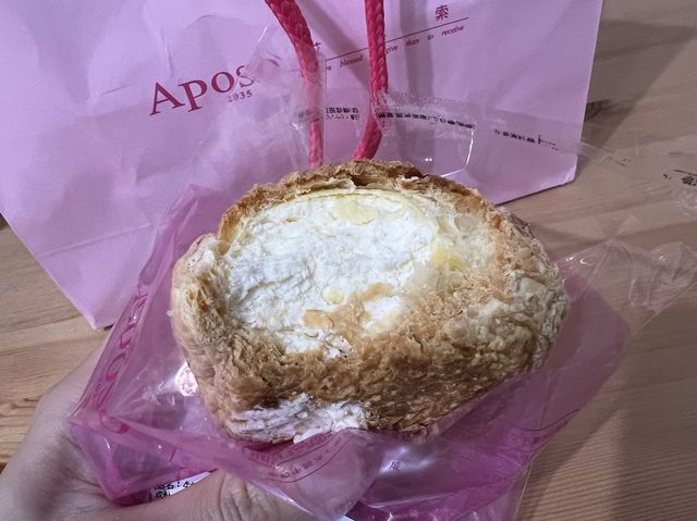 艾波索Aposo甜點｜太晚到，大多的蛋糕都完售，泡芙不錯吃