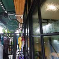 Assorted pies, drinks to enjoy@chill cafe 