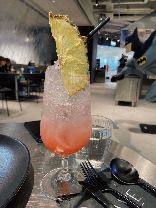 【尖沙咀】K11全新銀黑色主題Cafe☕️ 未來科技感超重！ 
