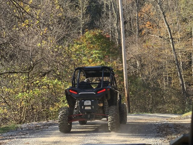 Outdoor adventure road trip in Asheville 