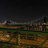 Night stroll across Brooklyn Bridge