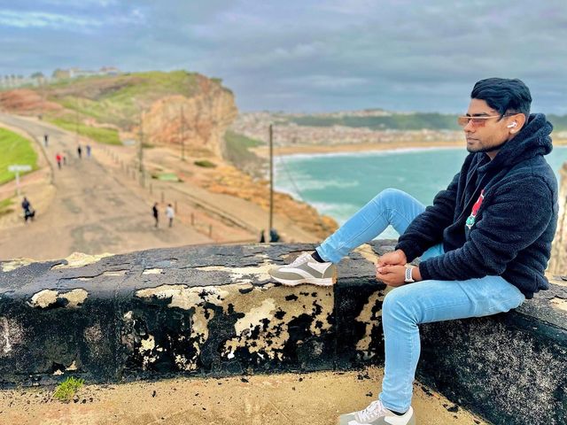 Happiness comes in a wave 🌊 