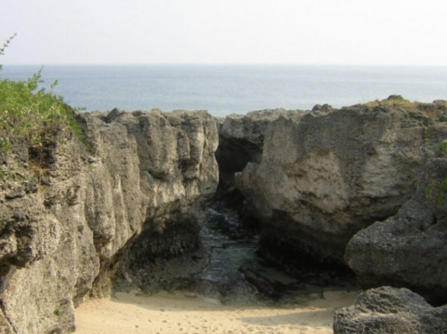 屏東小琉球景點-龍蝦洞