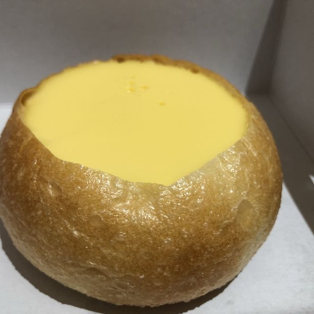 何文田平民餅店 竟然有法式布甸麵包賣？😮