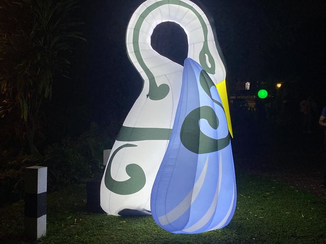 Singapore Night Fest: birds inflatables 
