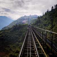 พิชิตยอดเขาฟานซีปัน (Fansipan Mountain) ซาปา
