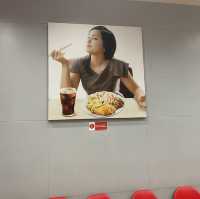 필리핀의 아성 졸리비를 쫓는 “초우킹”