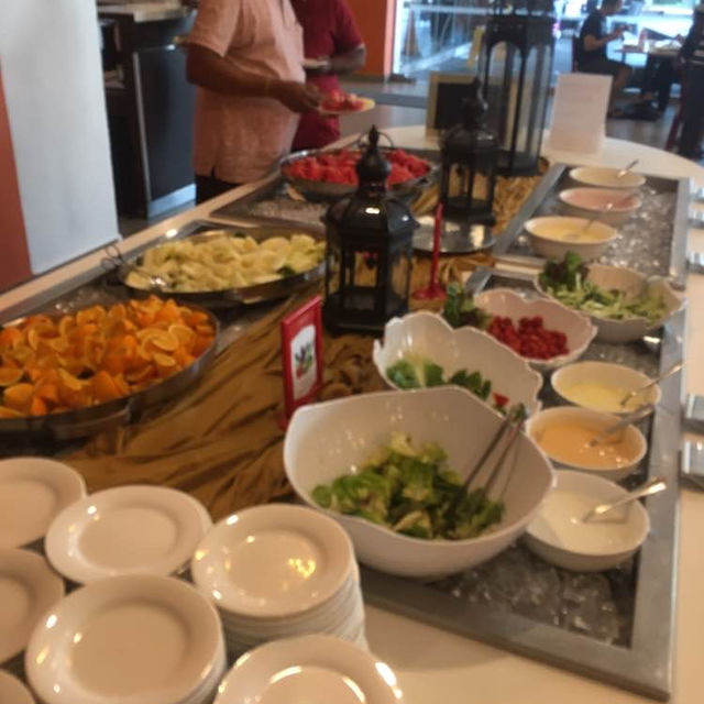 Buffet breakfast at Spice Cafe Hotel Furama