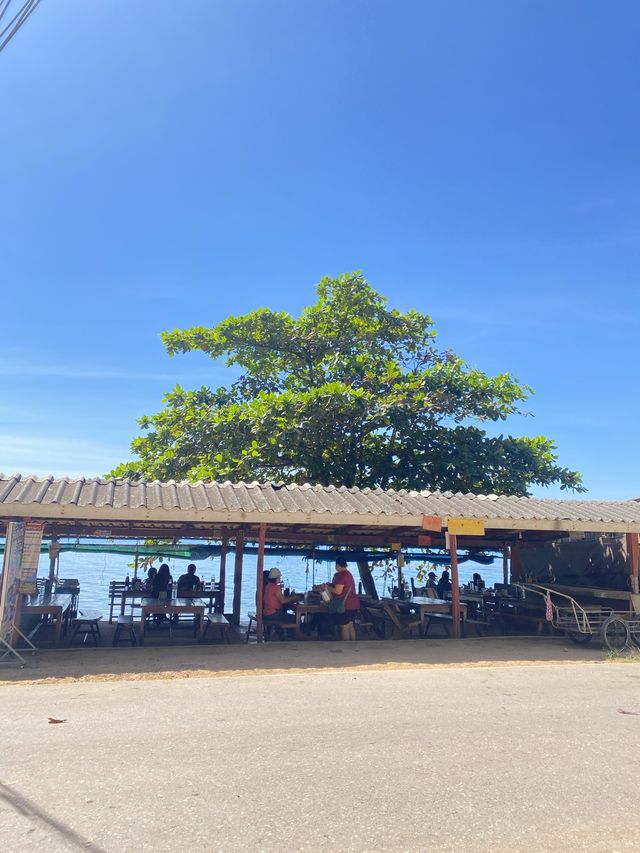 🌊ร้านเจ๊น้องอ่าวยาง อ.แหลมสิงห์ จ.จันทบุรี 🌴🍉💕