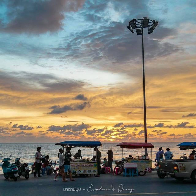ดูพระอาทิตย์ตก ริมหาดกมลา 