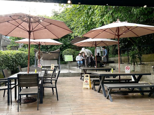 台北大湖公園咖啡廳推薦｜Triple Cafe，吃飽去大湖公園散步
