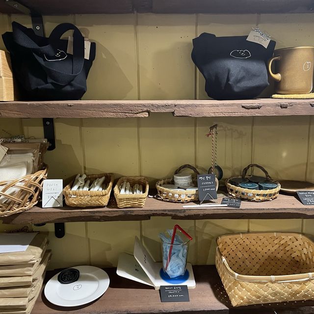 따뜻한 일본 감성의 카페 연남모멘트커피☕️