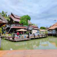 ตลาดน้ำสี่ภาค พัทยา