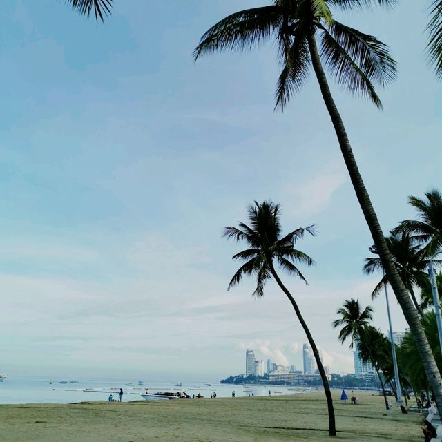 Pattaya Beach in the Morning 🏖️