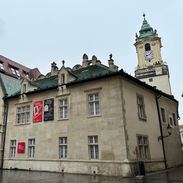 斯洛伐克🇸🇰景點-布拉提斯拉瓦市政廳