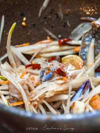 ส้มตำรถเข็น ยามค่ำคืนย่านเขารัง ภูเก็ต