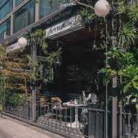 Herringbone Bangkok ท่องหล่อ