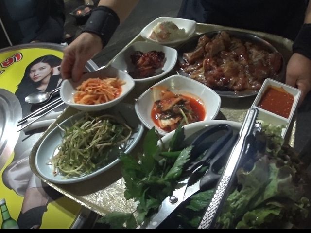 봄이라서 가능한 성수갈비골목 야외테이블 