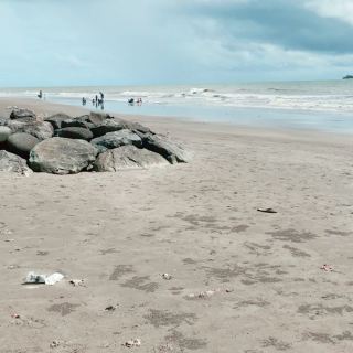 located in the city of pariaman, west sumatra, this is one of the beaches in the city of pariaman, has a very wide beach and the waves are not too big. don't forget to bring a ball if you go here because this beach is suitable for playing beach ball because it has a wide sand beach. the right time to go to this beach is in the afternoon because you can see the sunset very beautifully. in the area around the beach also sells a lot of typical food from the west sumatra area so you don't have to go far to find a place to eat or you can also buy fresh fish because many fishermen sell their catch there and cook it. hope it helps, happy vacation .#beach #padang #sumatra