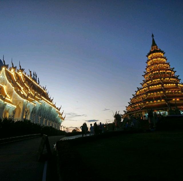 พระมหาพบโชคธรรมเจดีย์​