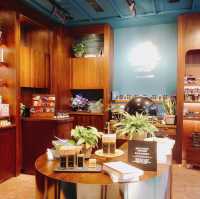 東區必逛📚 Lush香水圖書館 Perfume Library🌈