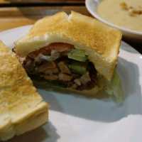 후쿠오카 여행 중 들려보면 좋을 Sandwich Factory OCM