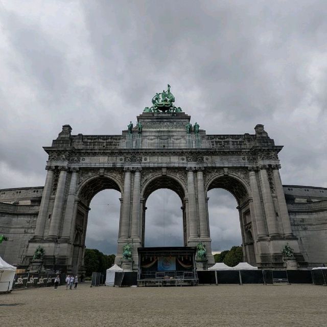 ブリュッセル市内で見られる！ベルギー独立記念門