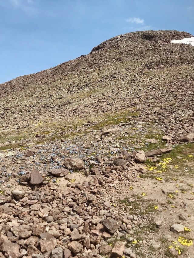 Mount Aragats - Hiking - half way to the top