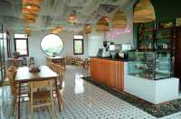 คาเฟ่นั่งชิลล์ Sea Horadee ย่านแหลมสิงห์