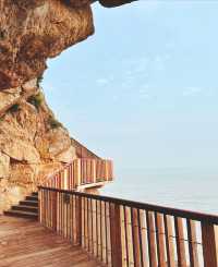 This is probably the most beautiful seaside plank road in Wenzhou...