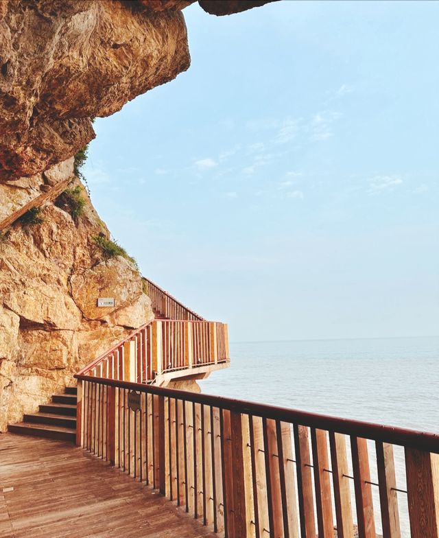 This is probably the most beautiful seaside plank road in Wenzhou...