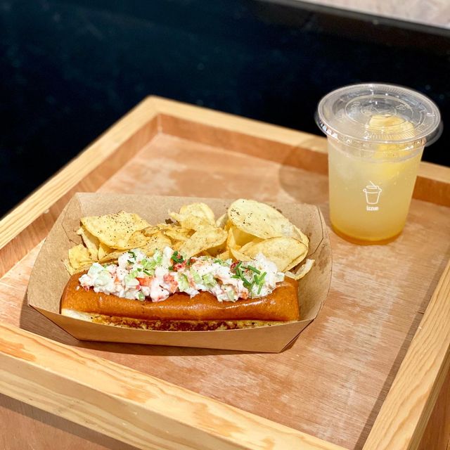 Izzue Lobster (CWB)  Izzue Lobster (CWB)