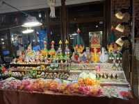 กิน เที่ยว ชอปปิ้ง ที่ตลาดย้อนยุคใจกลางห้างดัง