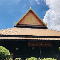 "ออกพรรษา ไหว้พระ ทำบุญ ที่เมืองอุบล"