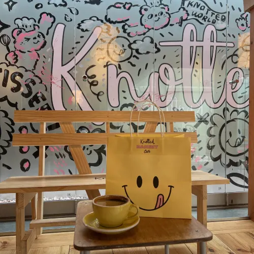 韓国/ソウル【安国】韓屋の雰囲気がかわいい😍💕人気ドーナツ屋さんKnotted