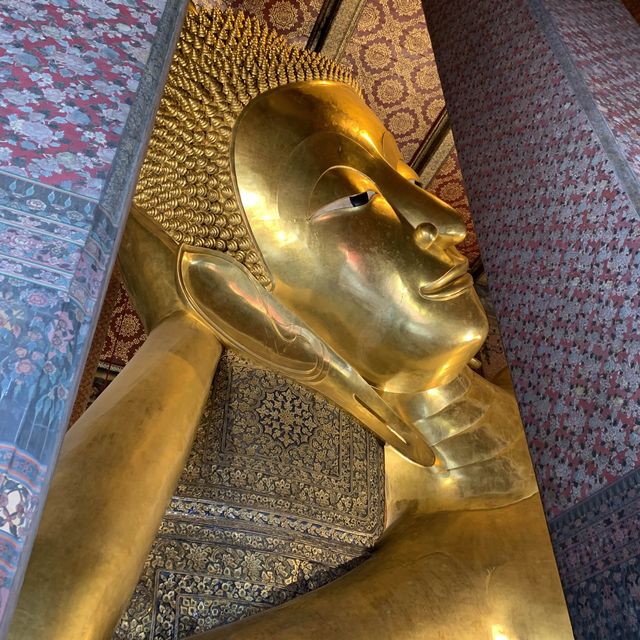 Peaceful Temple with Giant Buddha in Bangkok