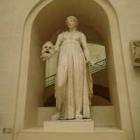 Lourve - The World Most Popular Musuem