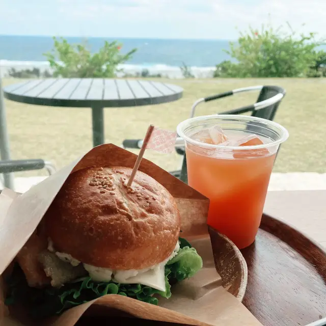 【奄美　みしょらんCAFE】海を眺めながらランチ🍔🍹