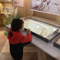 《全港首個沙畫藝術展覽「揉沙說愛」》