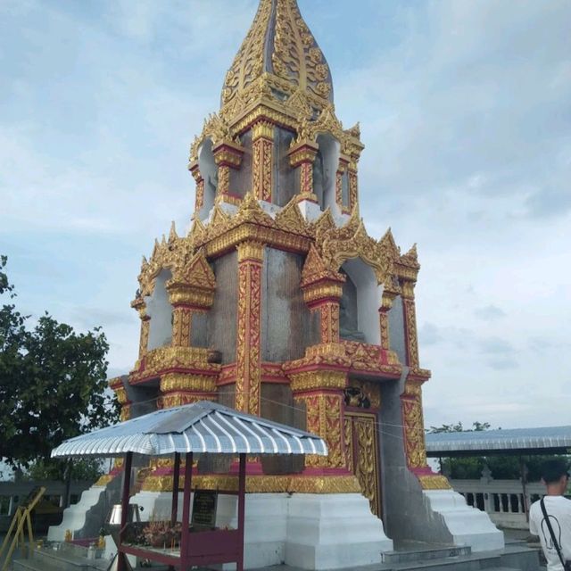 วัดพระธาตุภูเขาเงิน จ.อุบลราชธานี