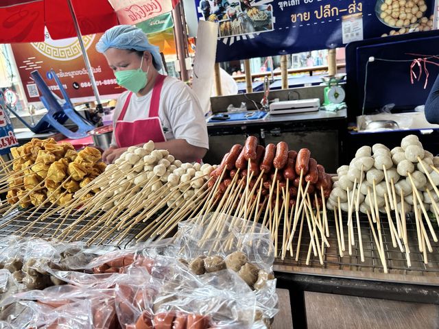 ลูกชิ้นยืนกินบุรีรัมย์ ตามรอยลิซ่า