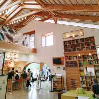 SLOW JET COFFEE IN THE ZOO

テラス席にも動物が！