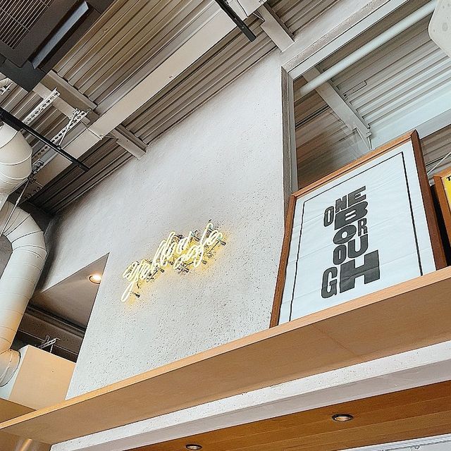 三軒茶屋　クロワッサンが有名なカフェ《Yellow cafe》